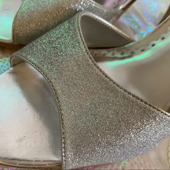 Kelly & Katie Silver Glitter Barbie Kitten Heel Mules Size 9.5M - Picture 8 of 11